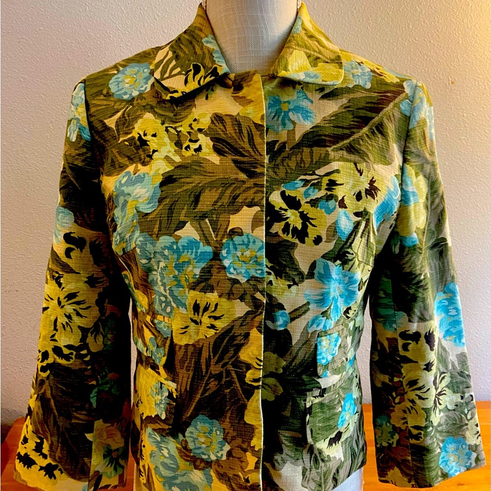 Ann Taylor Loft size 2 Colorful Floral jacket with zipper